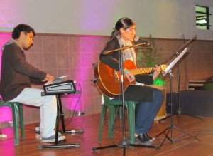 Sofía Ascárate dedica unas canciones al público